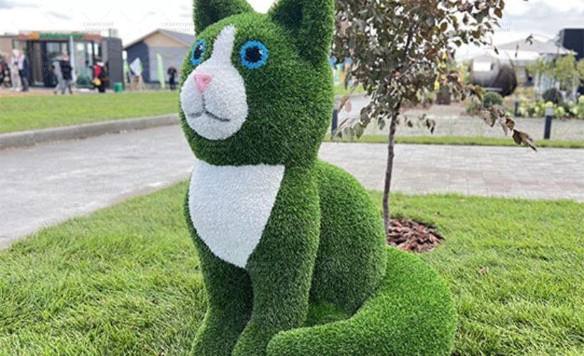КОТИК с пушистым хвостом
